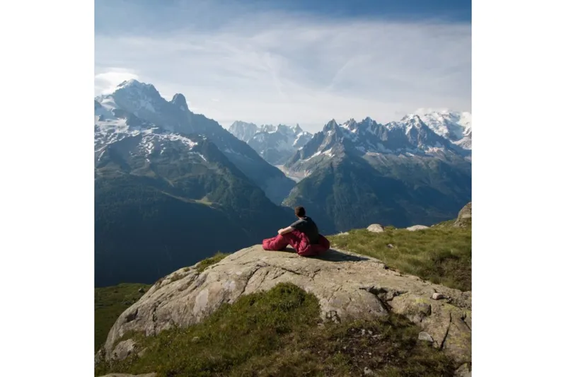 Vango Nitestar 450 Sleeping bag in Red-1